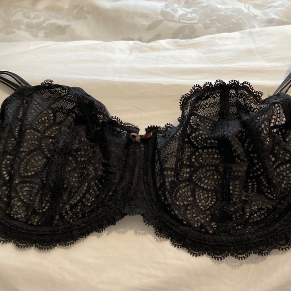 Chantelle Intimates & Sleepwear Chantelle Black Lace Bra Poshmark